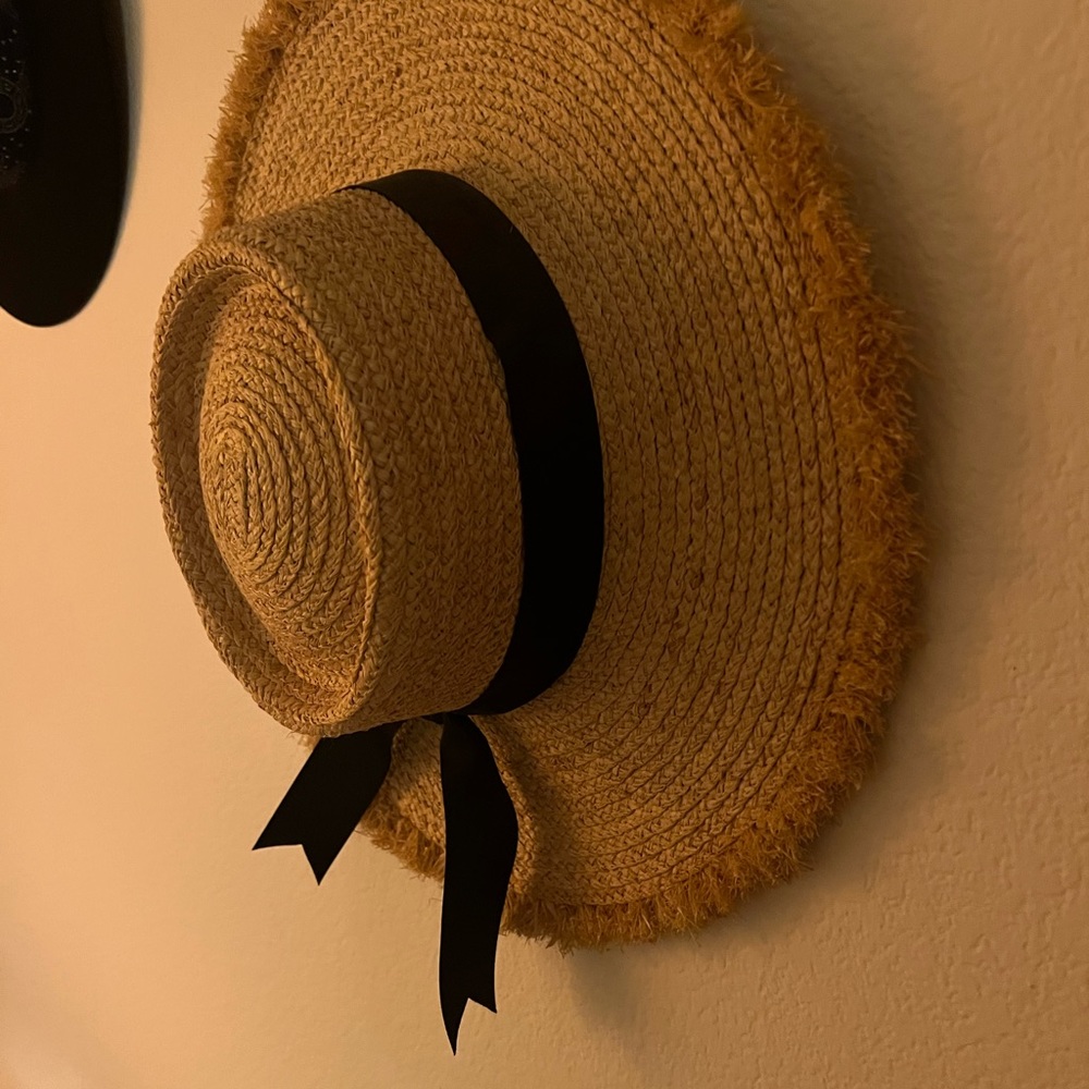 Lack of Color Straw Hat with Ribbon - Picture 3 of 4
